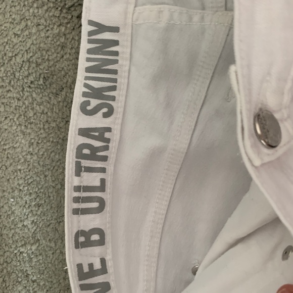 White Jeans - Picture 2 of 3